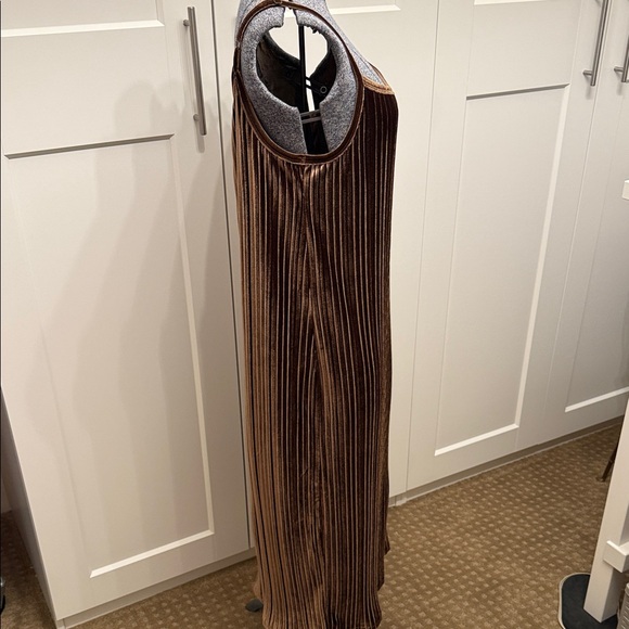 American Eagle Outfitters Cocolate Velvet Maxi Dress—adjustable straps/stretch - Picture 4 of 8